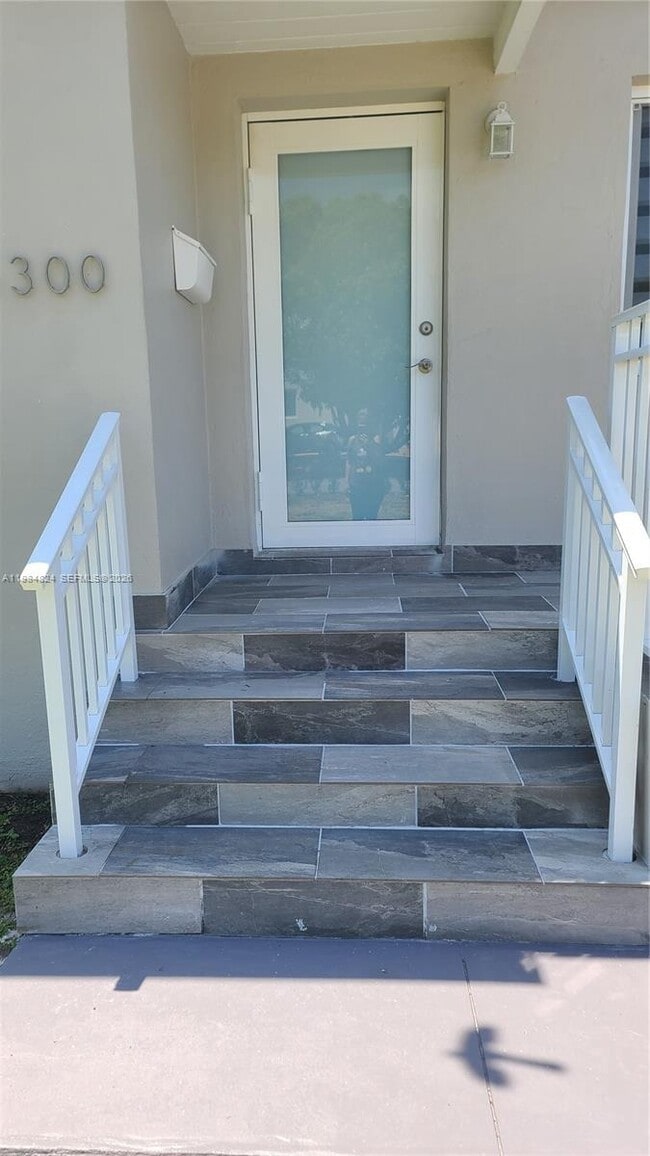 Photo - 6300 SW 21st St