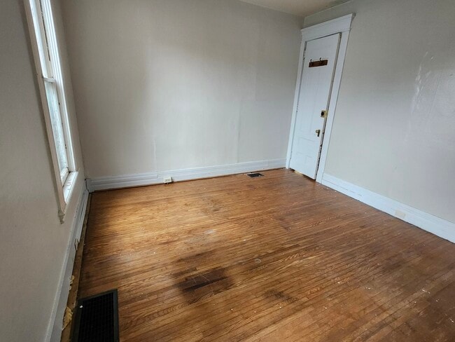 Photo - 307 W State St Unit 307 West State Street - 2nd Room/1st Floor
