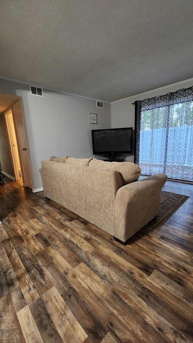 Photo - 950 Forestbrook Rd Unit A2