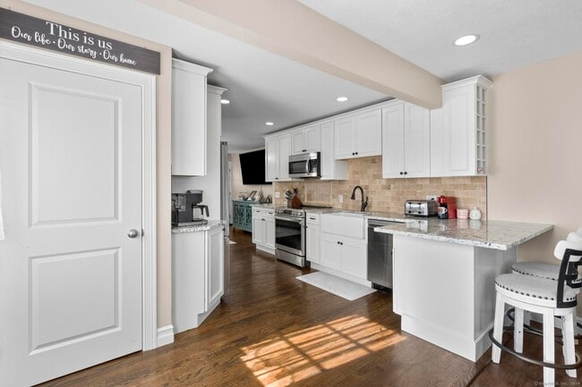 Photo - 27 Strathmore Rd