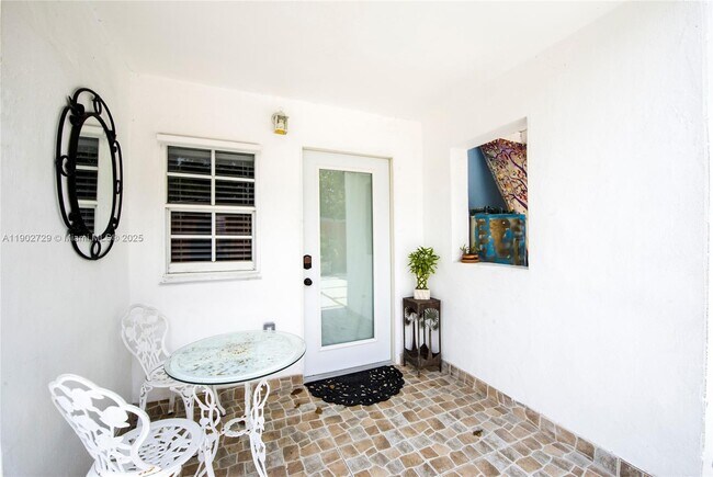 Photo - 227 NW 34th St Unit #2