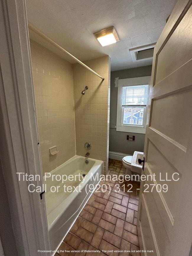 Photo - 19 E Murdock Ave