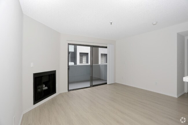 2BR, 2BA - 875 SF