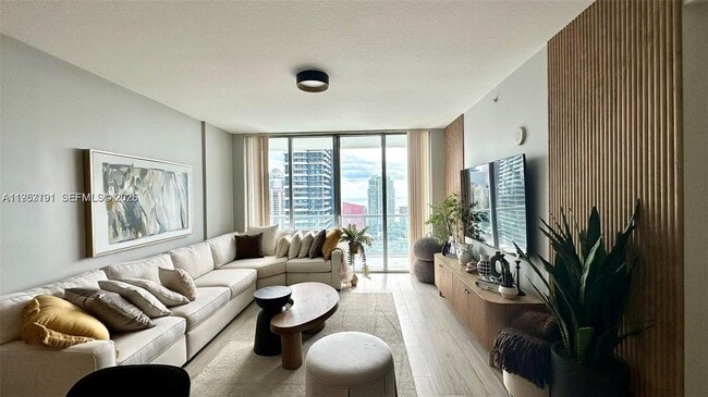 Photo - 79 SW 12th St Unit 3603-S