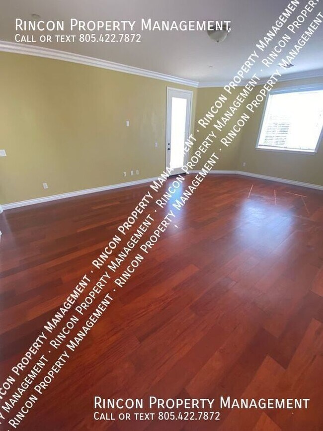 Photo - Elegant Long Term Large Home Rental - Load...