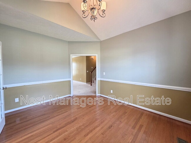 Photo - 1612 Middle Creek Cir