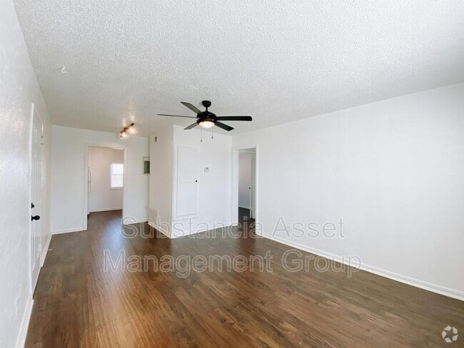 Building Photo - 1722 N Lindsay Ave Rental