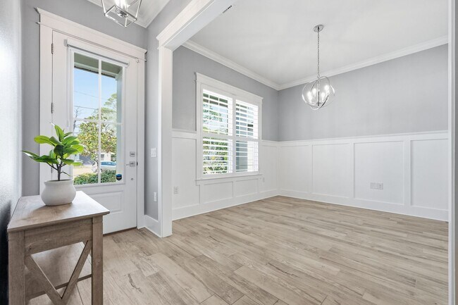 Photo - Stunning 4 Bedroom Home with Solar Energy & Private Pool!