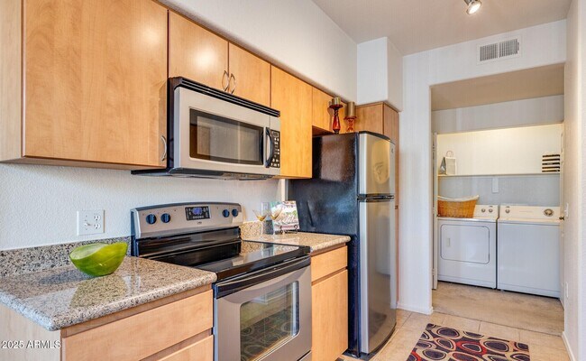 Photo - 2400 N Bullard Ave Unit 2
