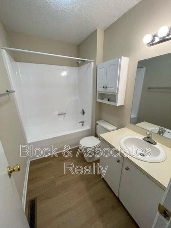 Photo - 904 Glenwood Rd