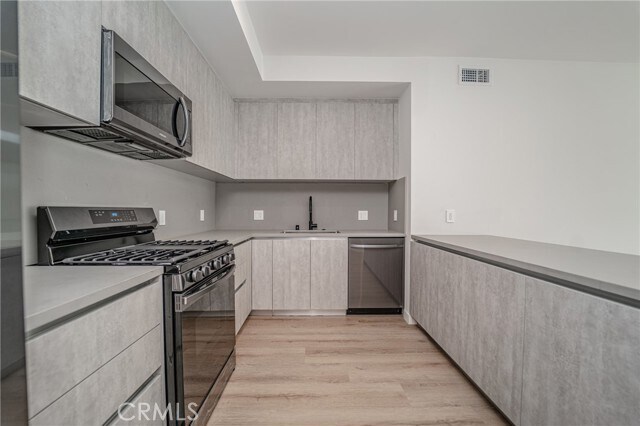 Photo - 2828 London St Unidad 206