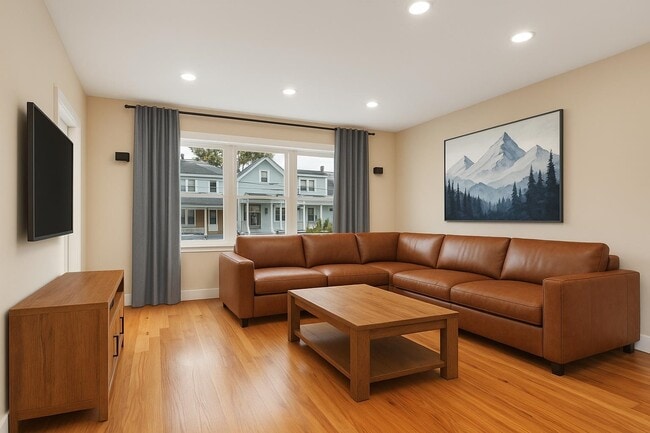 Photo - 277 Pearsall Ave Unidad 1