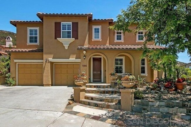 Photo - 1246 Holmgrove Dr Casa