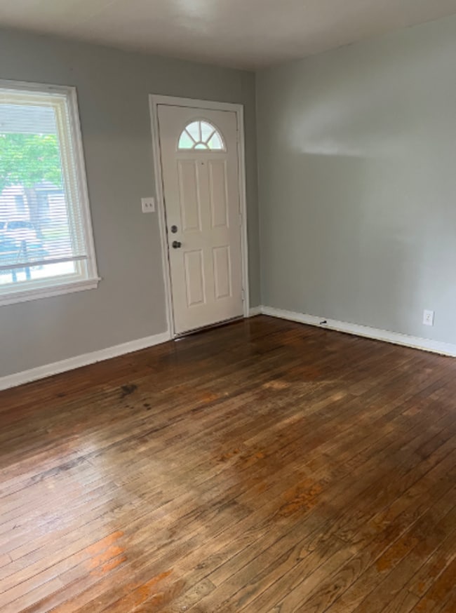 Photo - Spacious Two Bedroom Duplex Near MLK and 3...