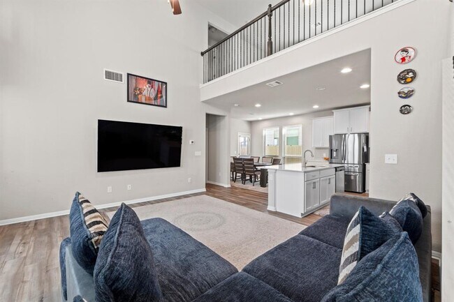 Photo - 159 MacArthur Dr