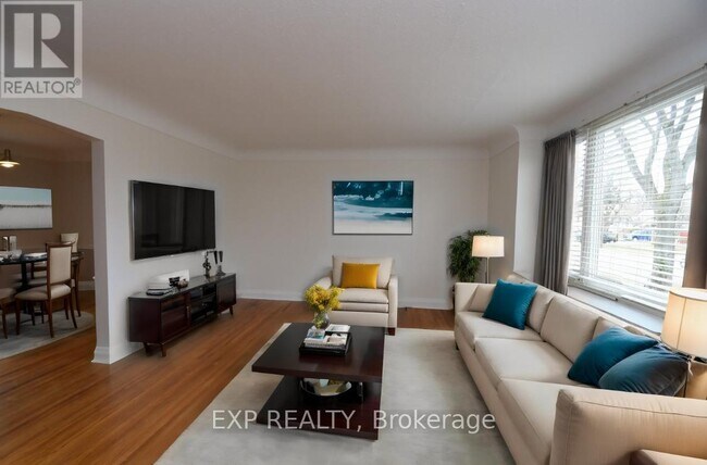 Photo - 80 MacLennan Ave