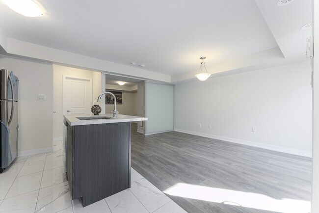 Photo - 2355-2355 Sheppard Ave W