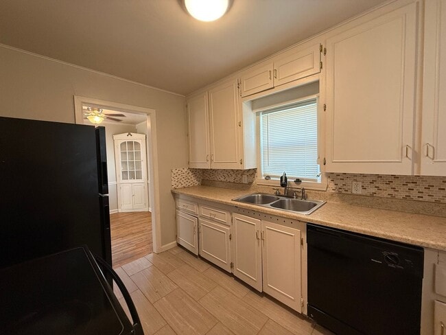 Photo - 743 S Fountain St