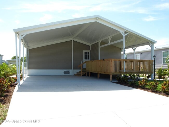 Photo - 709 Lark Dr