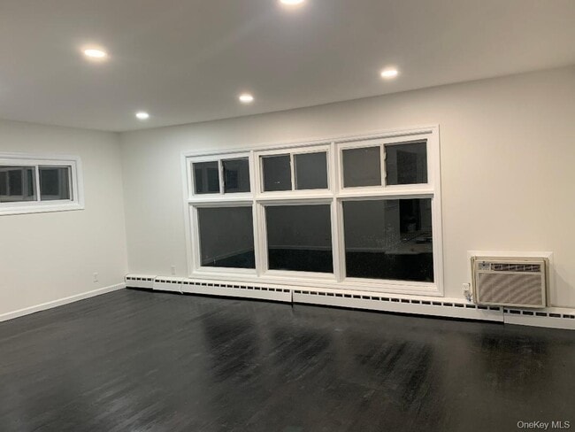 Photo - 402 Leslie Ln