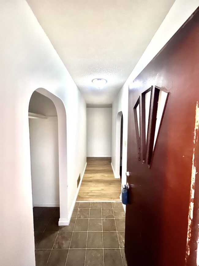 Photo - 1418-1414 14 St E