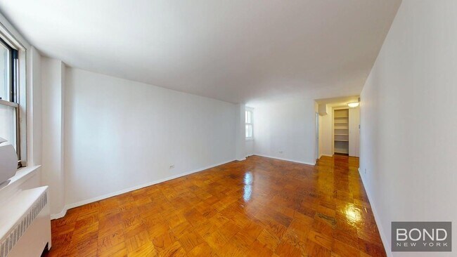Building Photo - 240 E 35th St Unit 9L Rental