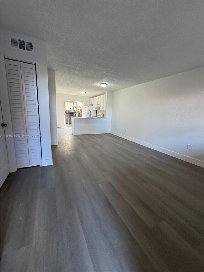 Photo - 5425 W 24th Ave Unidad 16