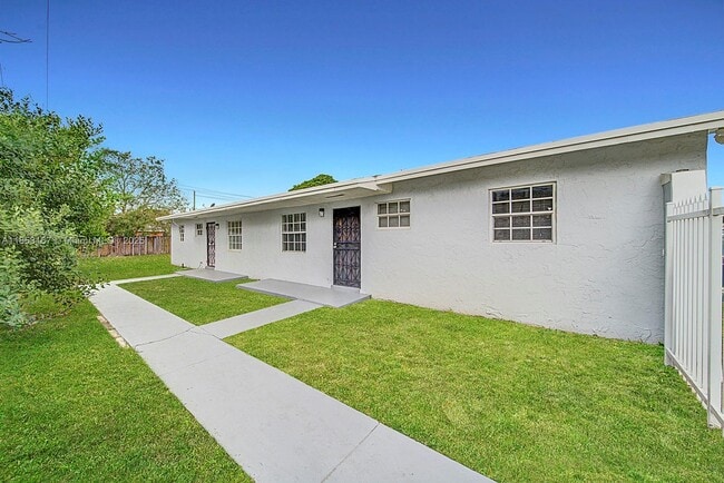 Building Photo - 19110 NW 36th Ave Unit 19110 Rental