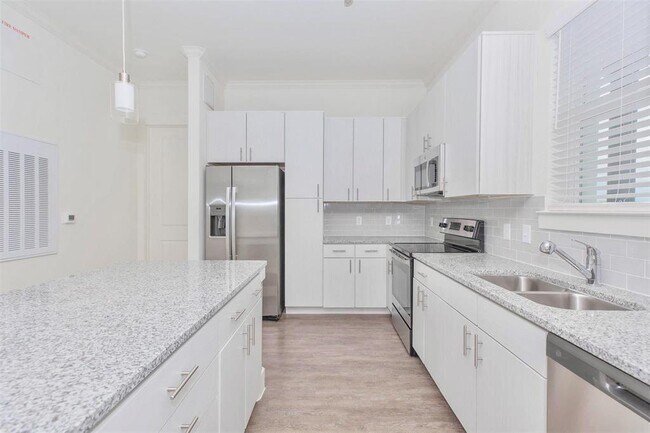 Photo - 2920 El Dorado Blvd Apartamento Unidad 325B