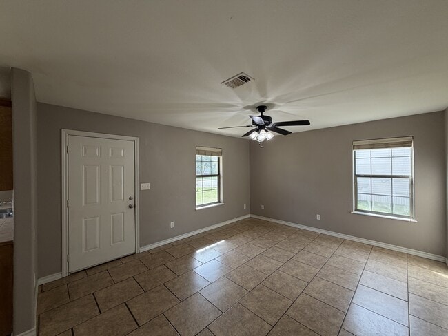 Photo - 2415 Laurel St