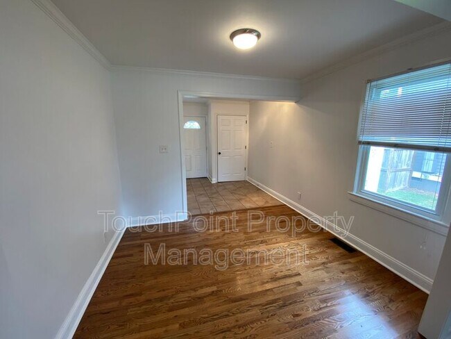 Photo - 521 Greystone Rd