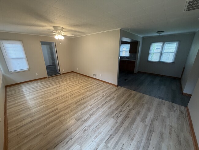 Photo - 508 E Buckner St