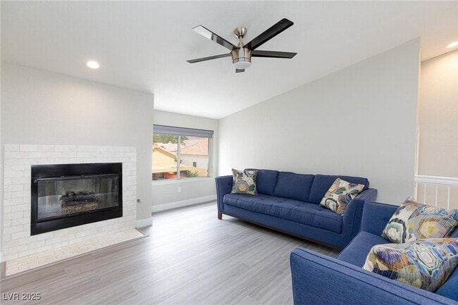 Building Photo - 9836 Russett Wood Cir