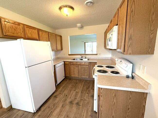 Photo - 1915 W 6th St