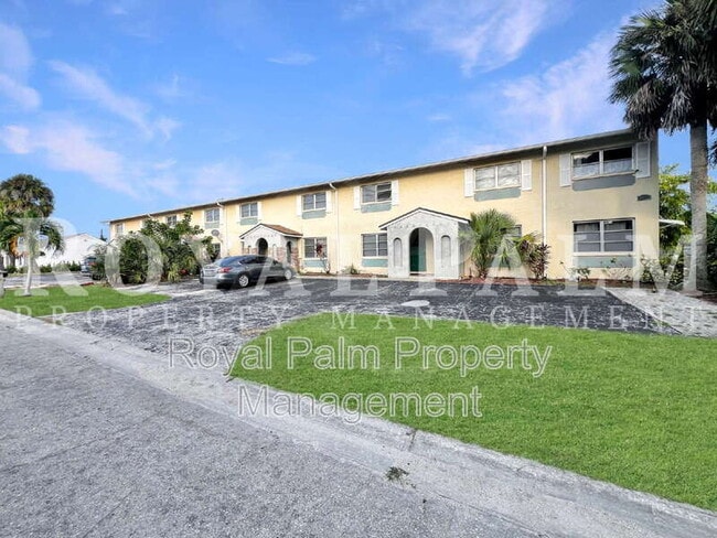 Photo - 6635 Warwick Cir