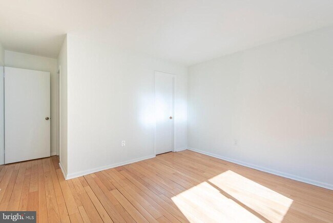 Photo - 327 Monroe St Unit B