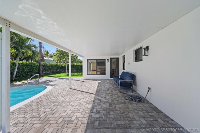 340 NE 23rd Way