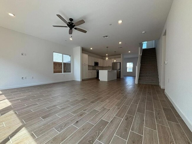 Photo - 1052 Plum Tree Ave