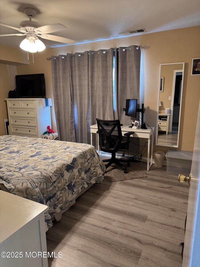 Photo - 206 Brinley Ave Unidad A