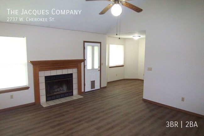 Photo - 2737 W Cherokee St