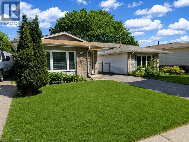 Photo - 448 Drummerhill Crescent