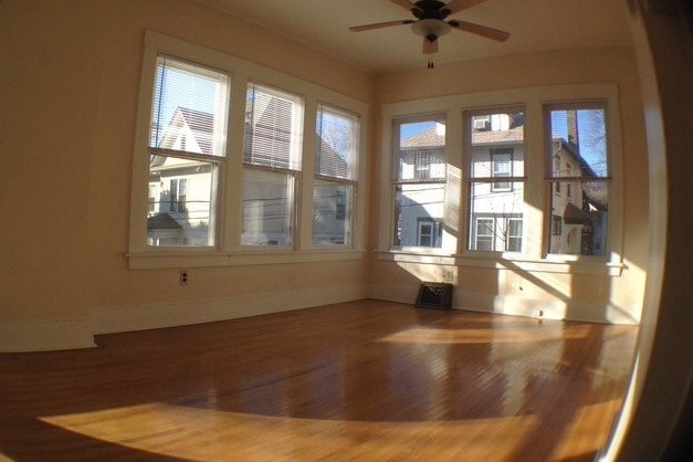 Building Photo - 1211 E 9th St Unit 1