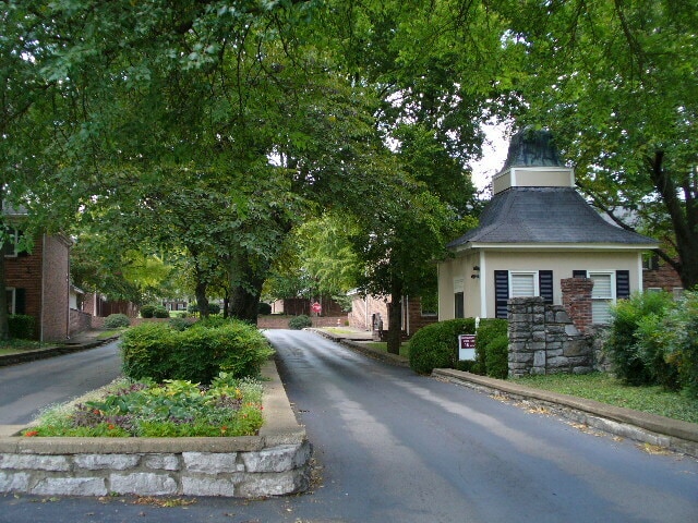 Building Photo - Spacious 1 bedroom Unit 24N Rental