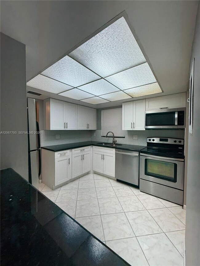 Photo - 3100 Riverside Dr Unidad 104