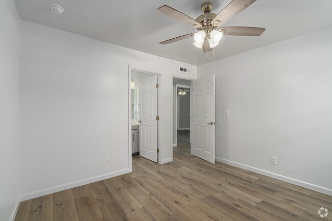 3BR, 2BA - 997SF - Primary Bedroom