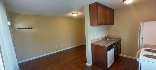 Photo - Lovely 1 Bedroom Apartment in the Lettered Streets District Unit 2122-1