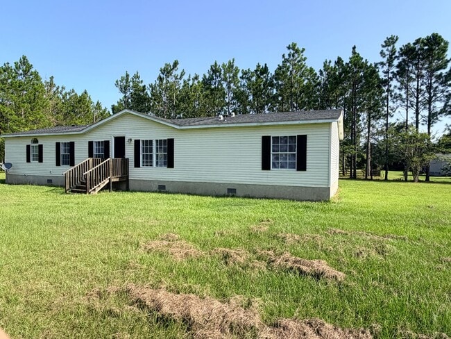 Building Photo - 4 Bed, 2 Bath Mobile Home | 1,848 Sq