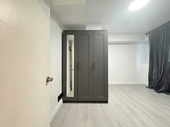 Photo - 4876 Earles St