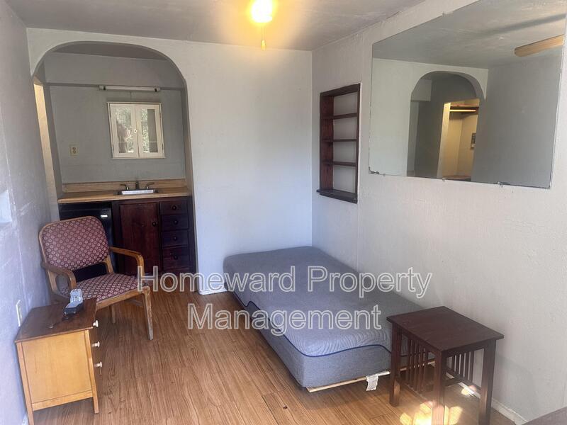 Photo - 3803 Meadowbrook Dr Unit 1