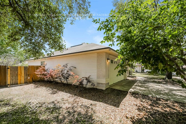 Photo - 13973 Crestwick Dr W